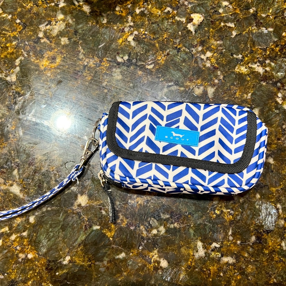 Scout wallet/phone clutch